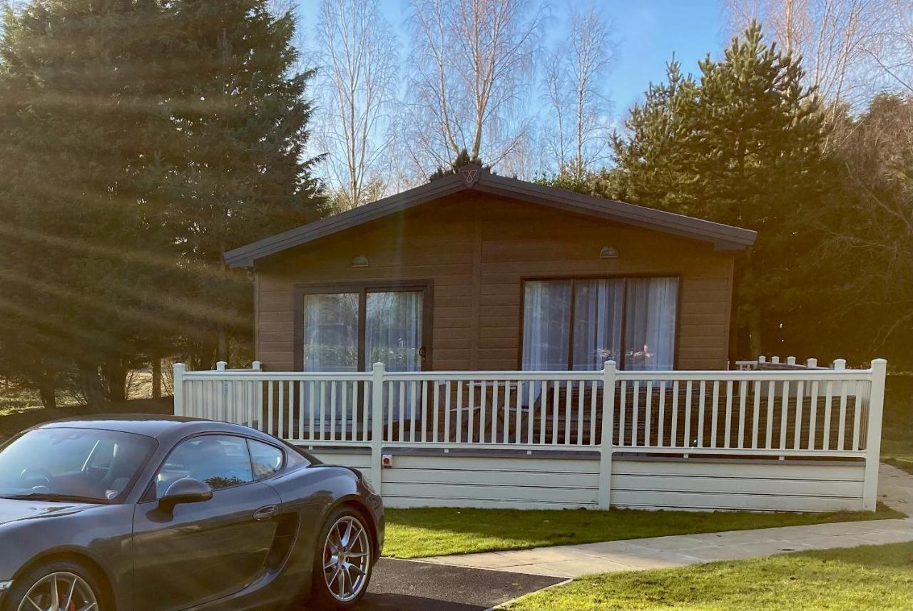 Gleneagles Lodge With Hot Tub York Exterior foto